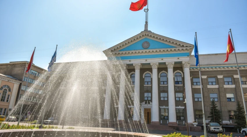 Мэрия Бишкека временно ограничила движение грузовых авто: в случае нарушения будут принять строгие меры