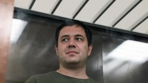 Главного редактора Telegram-канала Baza арестовали по делу о даче взятки