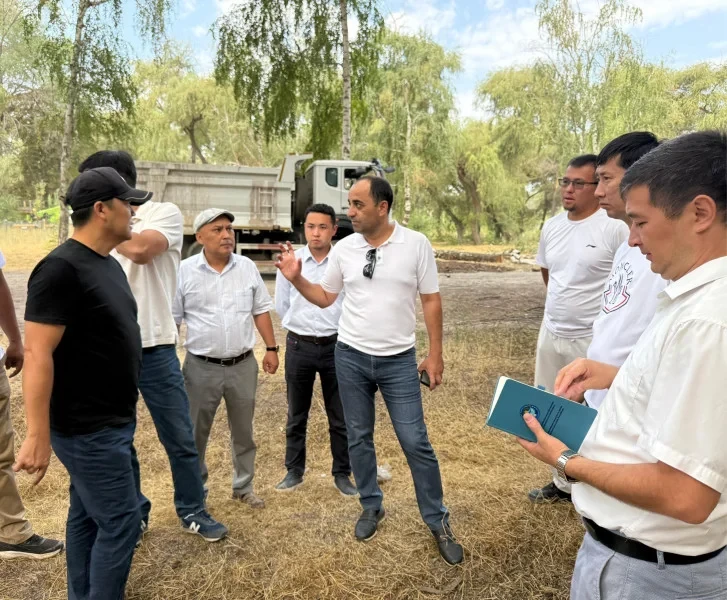 В Бишкеке приводят в порядок парк «40 лет Киргизии»