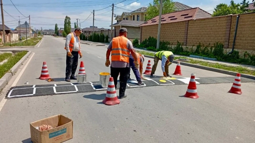На двух перекрёстках в Бишкеке установили новые "лежачие полицейские"