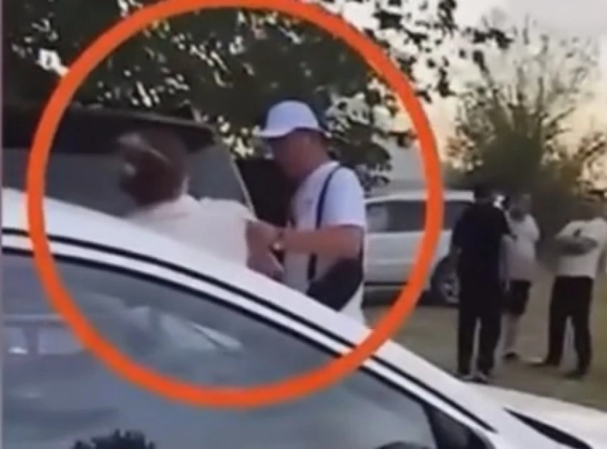 Девушка, которую ударил по лицу капитан милиции, заявила, что это была шутка