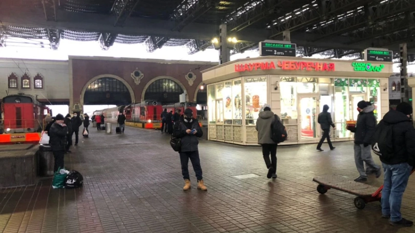 В Москве пожилого дворника-кыргызстанца несколько раз пырнули ножом