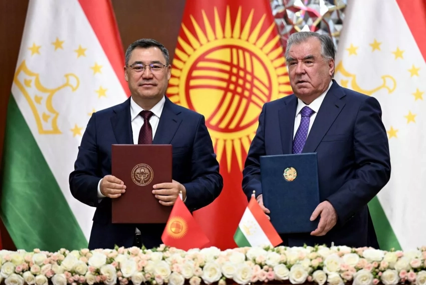 В ходе визита Садыра Жапарова в Таджикистан подписаны и обменены ряд документов