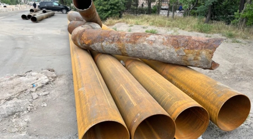 Участок улицы Усенбаева в Бишкеке временно закрыли для проезда