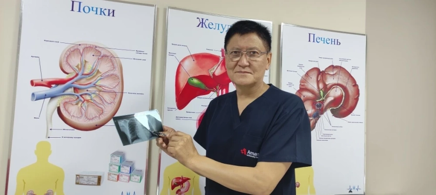 Хирурги клиники "Аманат" избавили пациентку от гигантской кисты