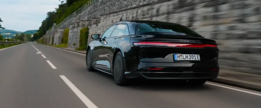 Флагманский седан Lucid Air Grand Touring проехал 1205 км на одной зарядке