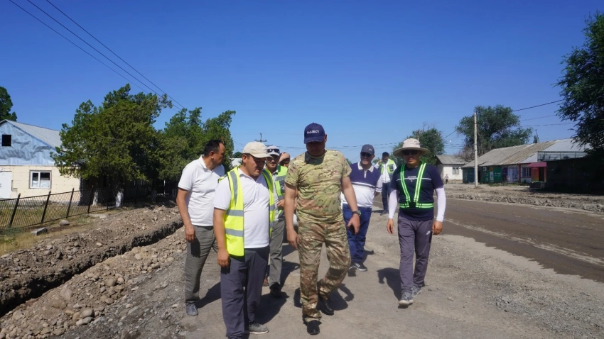 Абсаттар Сыргабаев проинспектировал дорожно-строительные работы в Чуйской области