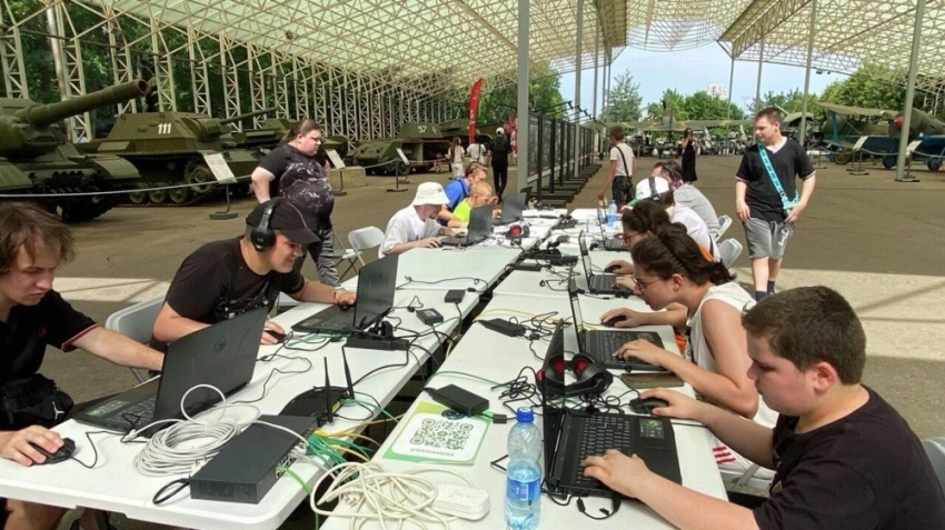 Кыргызские "дроноводы" сразились с Арменией и Россией в Кибервселенной