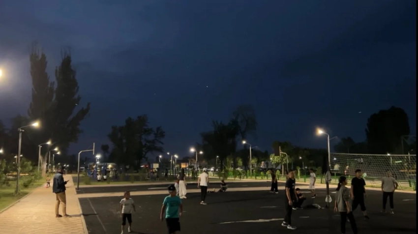 В Бишкеке полностью модернизировали освещение в парке имени А.Боталиева