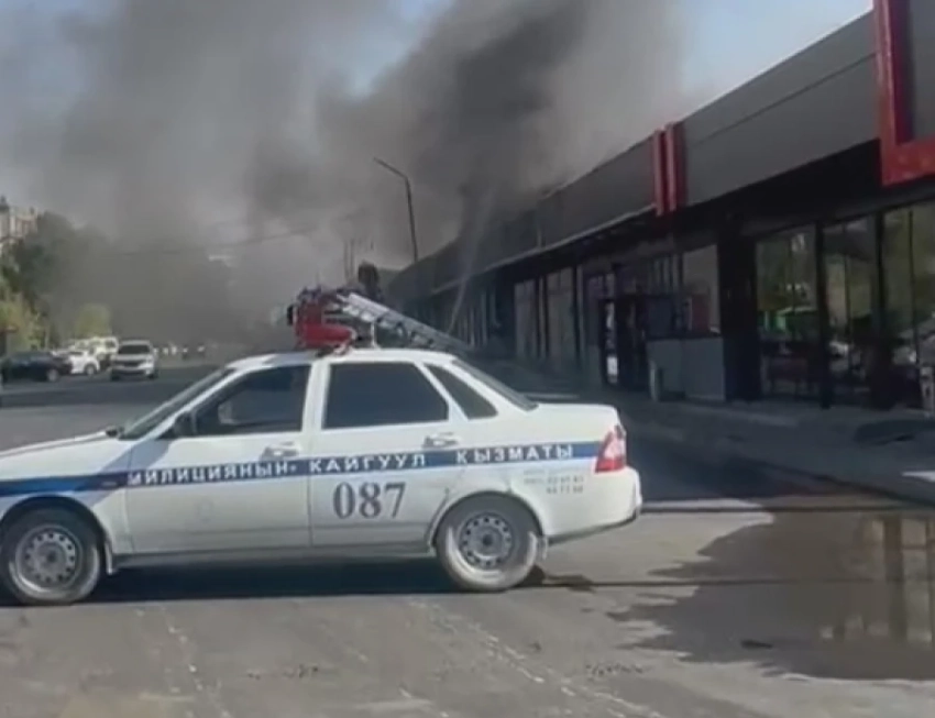 В микрорайоне «Восток-5» горит кафе