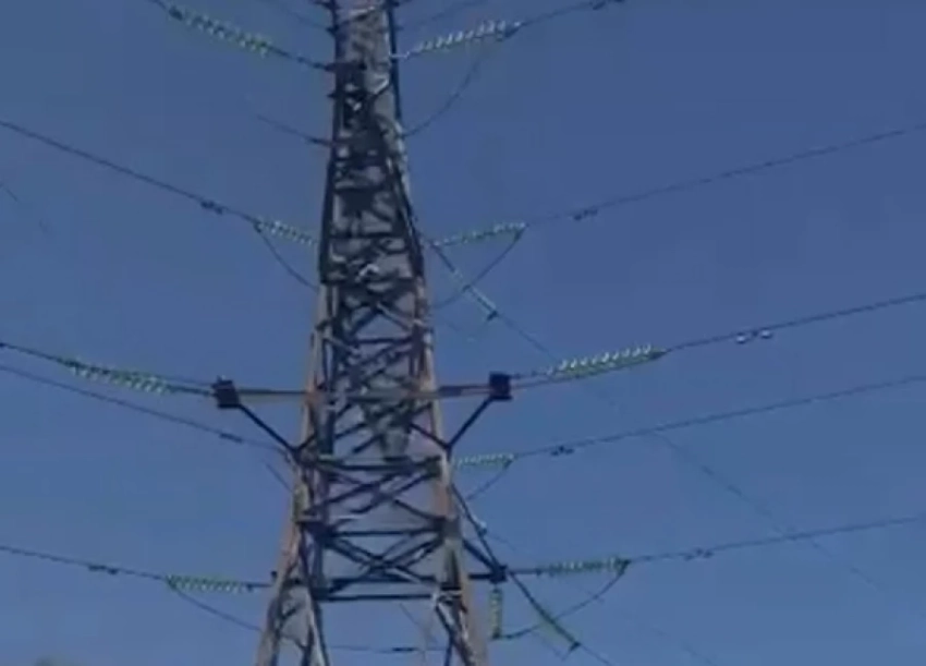 В Нижней Ала-Арче тело мужчины три дня висело на высоковольтном столбе