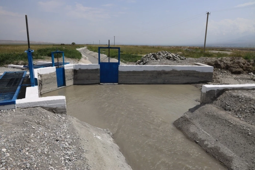 Несмотря на засуху, в Кыргызстане увеличили подачу поливной воды