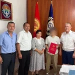 В Ала-Буке детям, оставшимся без попечения родителей, предоставлены земельные участки под строительство жилья