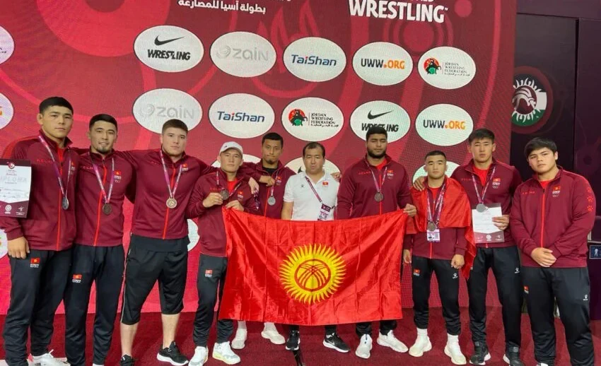 Кыргызстанские борцы примут участие в чемпионате мира среди юниоров (U-20) в Болгарии