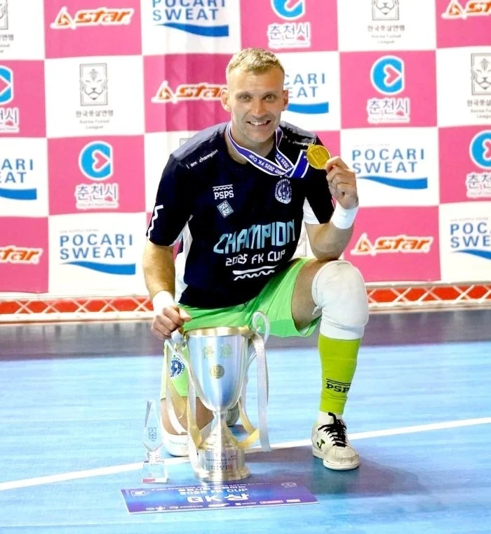 Ермолов и "LBFS" второй раз подряд выиграли Кубок Южной Кореи по футзалу