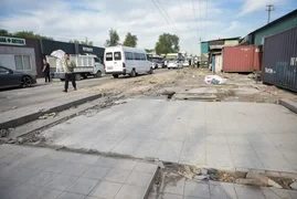 На «Дордое» демонтируют контейнеры, мешающие строительству дороги