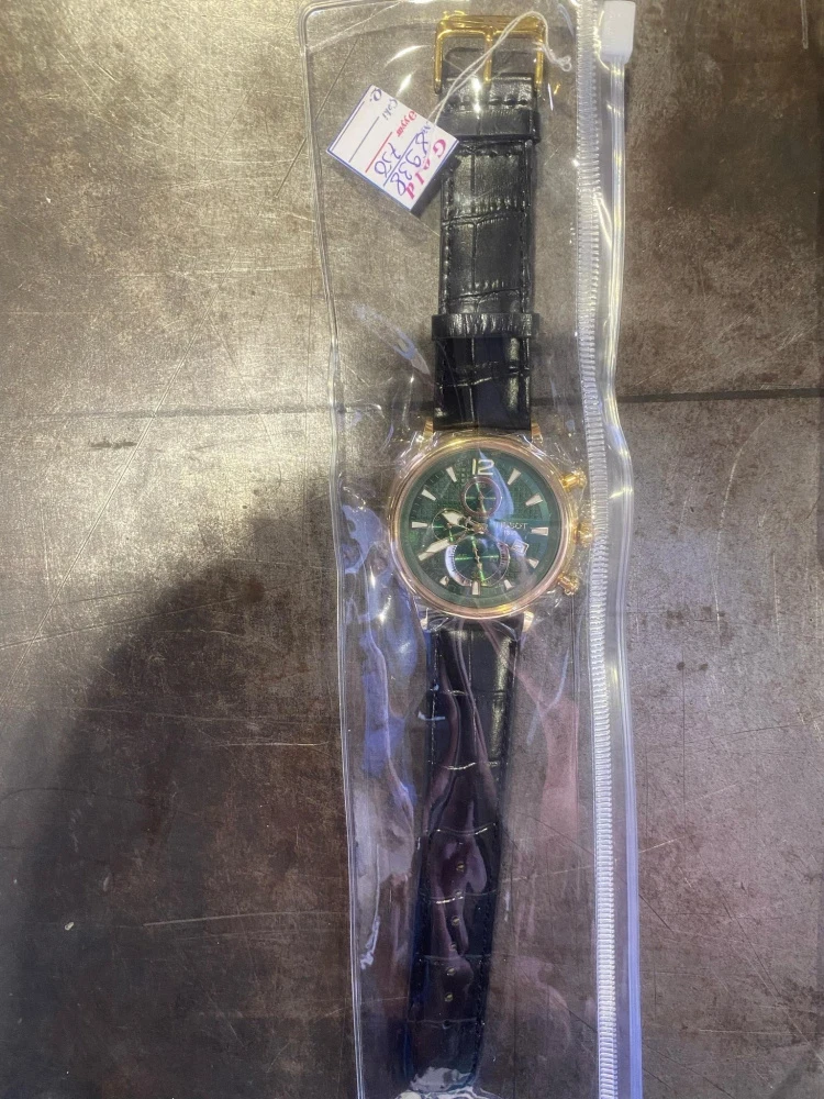 В аэропорту "Манас" пресекли попытку вывоза 4,4 кг ювелирных изделий