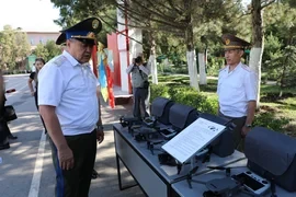 Ташиев вручил Департаменту охраны и конвоирования современную спецтехнику на 81 млн сомов