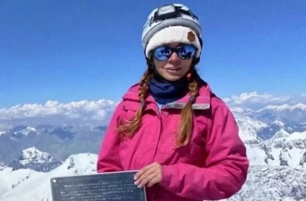 Альпинистка из РФ неделю умирает на пике Победы в Кыргызстане