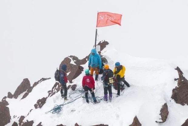 Посольство России в КР предупредило альпинистов о рисках в горах