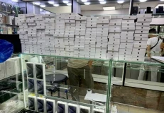 В ЦУМе и ГУМе продавали переделанные кустарным методом «Айфоны»