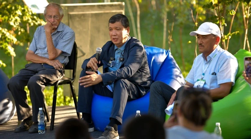 В питомнике "Бишкекзеленстроя" прошел Экосовет с мэром Бишкека