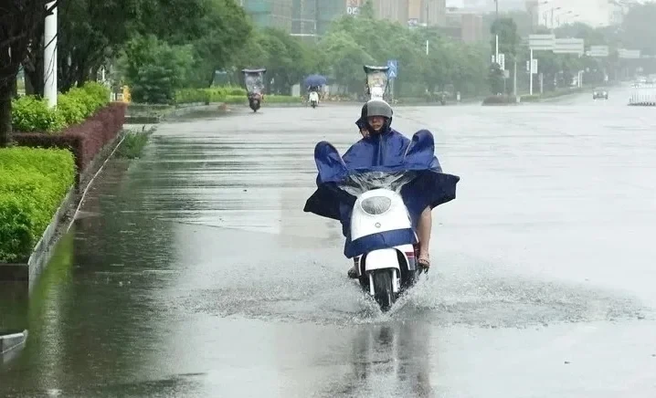 Пекин и Тяньцзинь ввели режим экстренного реагирования на наводнения