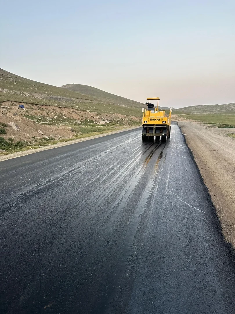 На автодороге Озгон-Куршаб-Кара-Суу продолжаются ремонтные работы