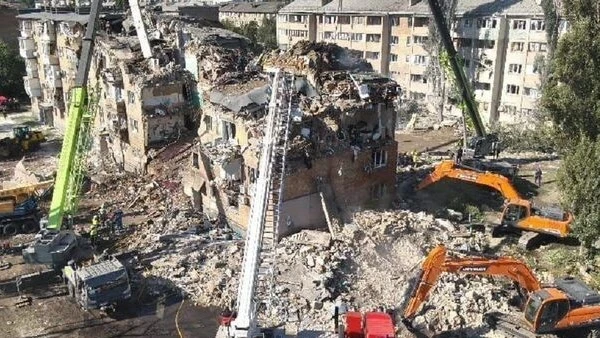 Число погибших при ударе по Киеву выросло до 15, власти объявили траур