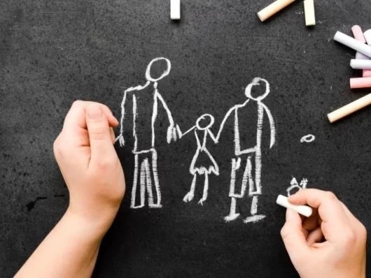 В КР нотариусы получили новые полномочия по взысканию алиментов