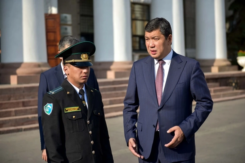 В Бишкеке представили новую форму для сотрудников Муниципальной инспекции