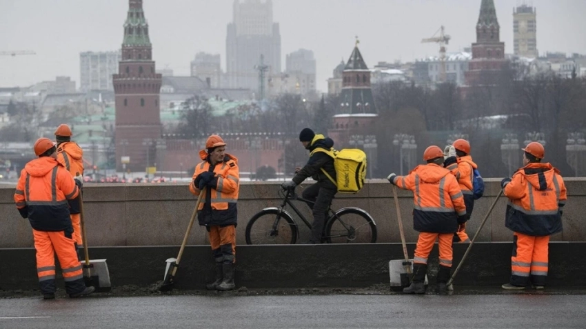 С 1 сентября Россия вводит дополнительные госпошлины за миграционные услуги