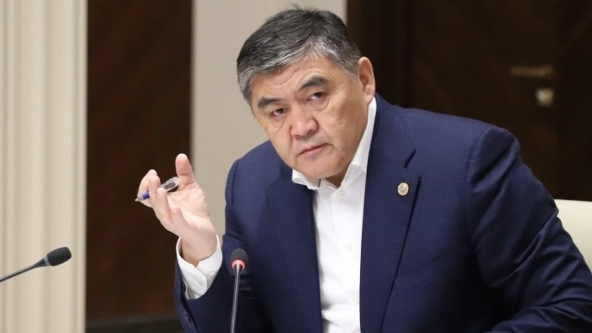 Кыргызский "совок" в руках Ташиева