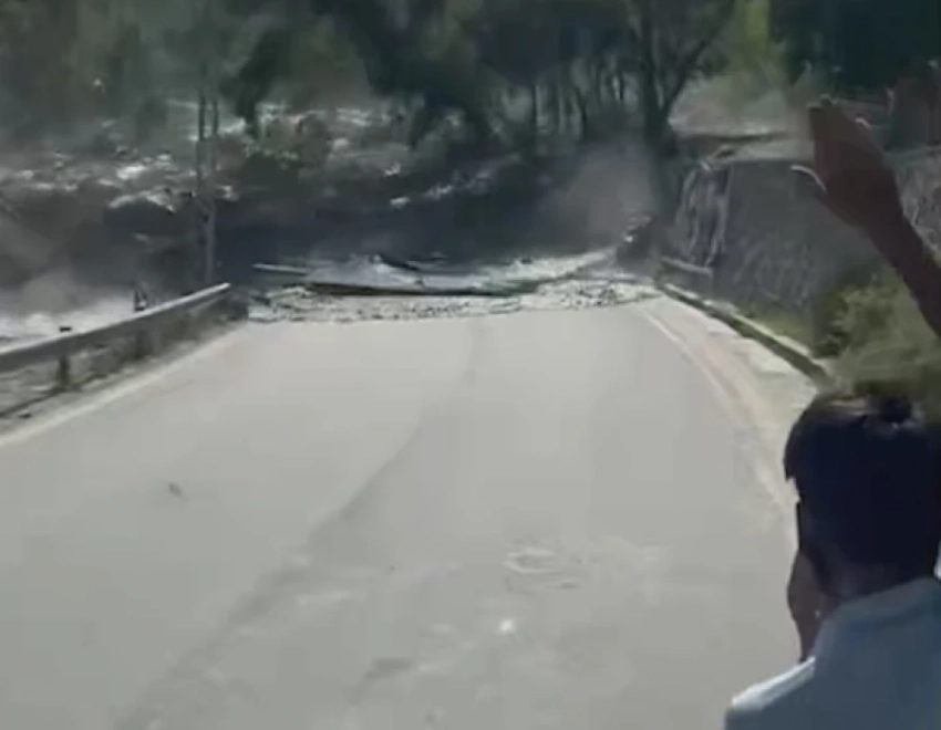 Семь человек погибли в результате схода оползня в Пакистане