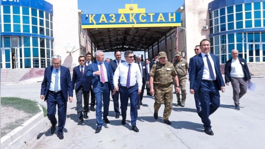 Премьер Казахстана проверил модернизацию пунктов пропуска на границе с Кыргызстаном