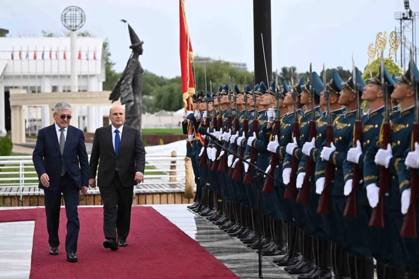В Чолпон-Ате состоялась торжественная встреча Адылбека Касымалиева и Михаила Мишустина