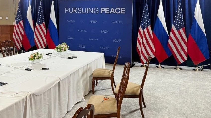 Встреча Трампа и Путина пройдет в формате «три на три»