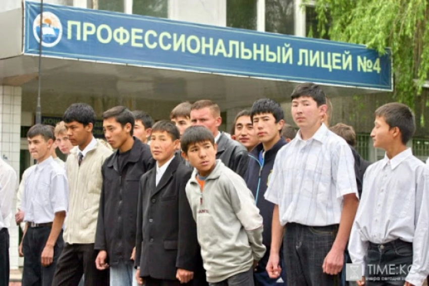 В колледжах и профвузах КР запрещен прием на заочное обучение