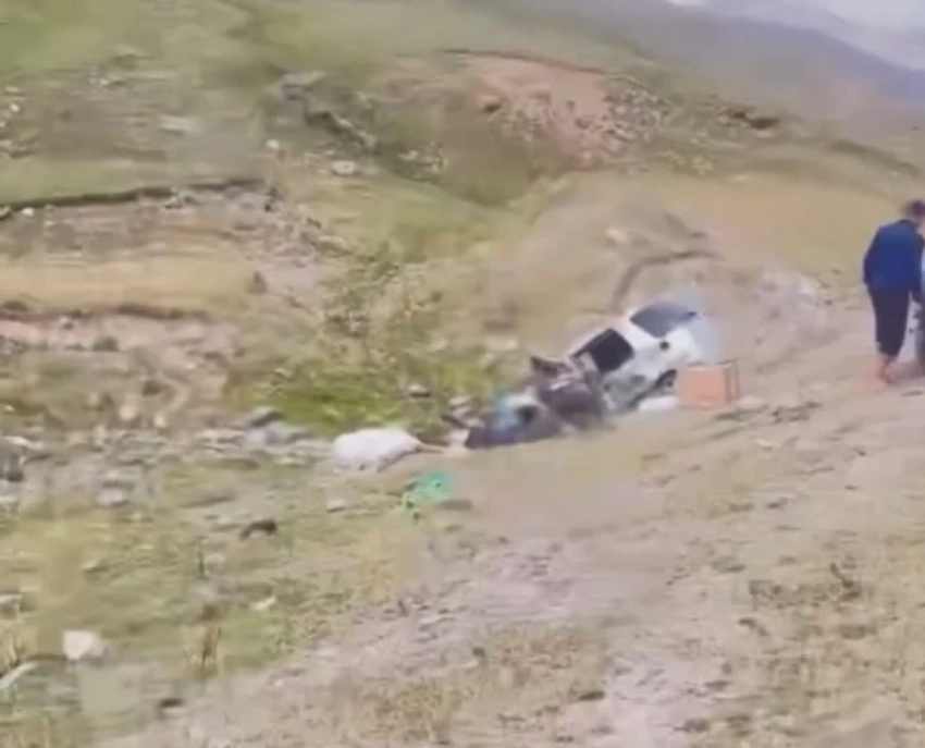 В ДТП на трассе Бишкек - Ош погибли два человека, еще пять пострадали