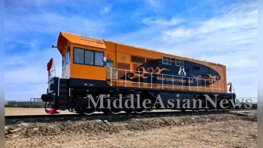 Первый гибридный локомотив с комбинированным двигателем поступил на монгольские железные дороги