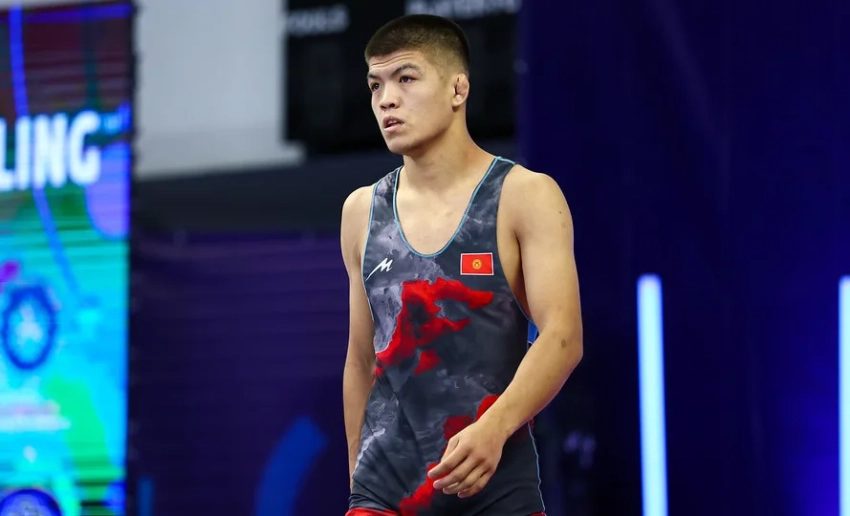 Борец Адилет Акылбеков вышел в финал чемпионата мира по вольной борьбе в Болгарии