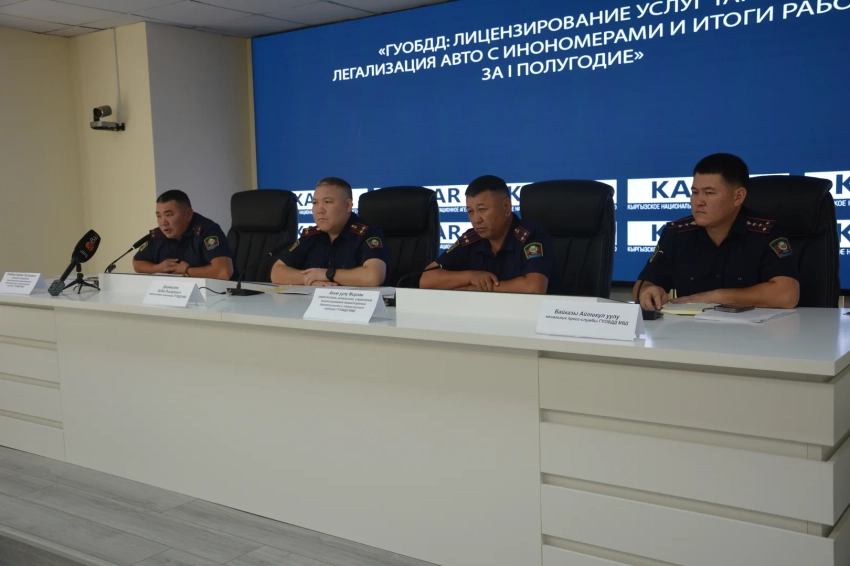 Таксистам на праворульных авто не будут выдавать лицензии – ГУОБДД