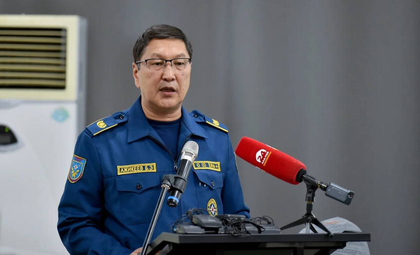 Главе МЧС Бообеку Ажикееву присвоено высшее воинское звание «генерал-лейтенант»