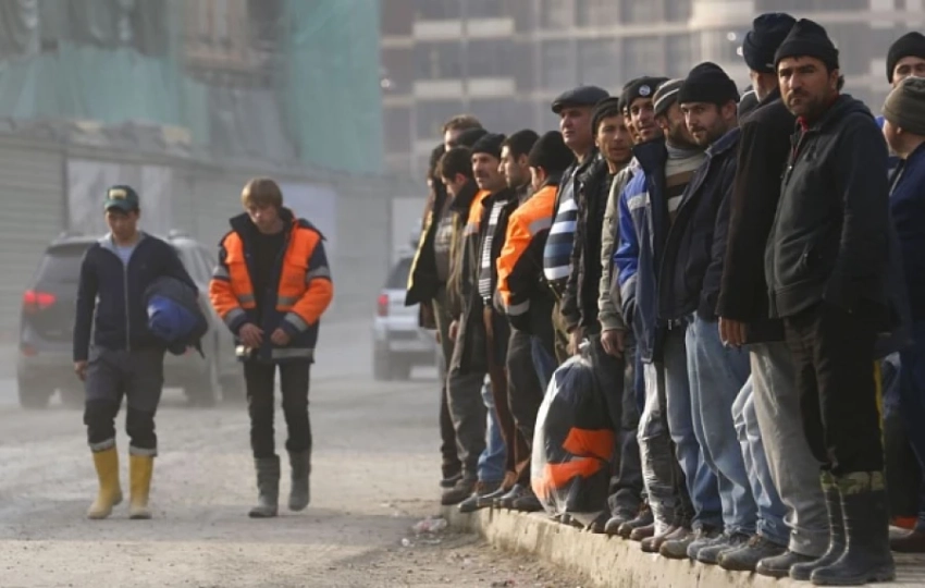 Кабмин увеличил квоту на трудовую миграцию в Кыргызстан