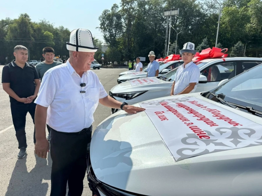 Житель Джалал-Абадской области подарил 10 машин мэрии Оша