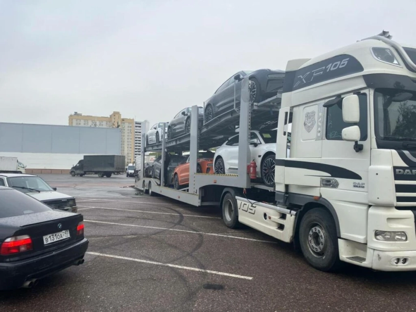 Ввоз автомобилей в Россию через Кыргызстан и Беларусь резко идет вниз