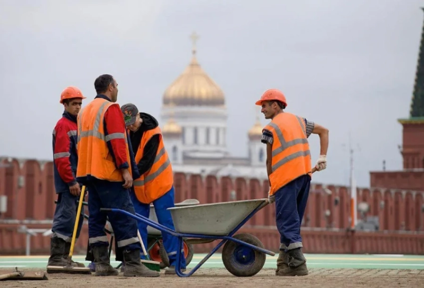 Собянин: Изгнать мигрантов можно, но это приведет к серьезным экономическим последствиям
