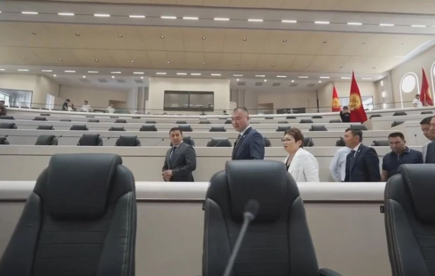 Как выглядит здание Жогорку Кенеша после реконструкции - видео