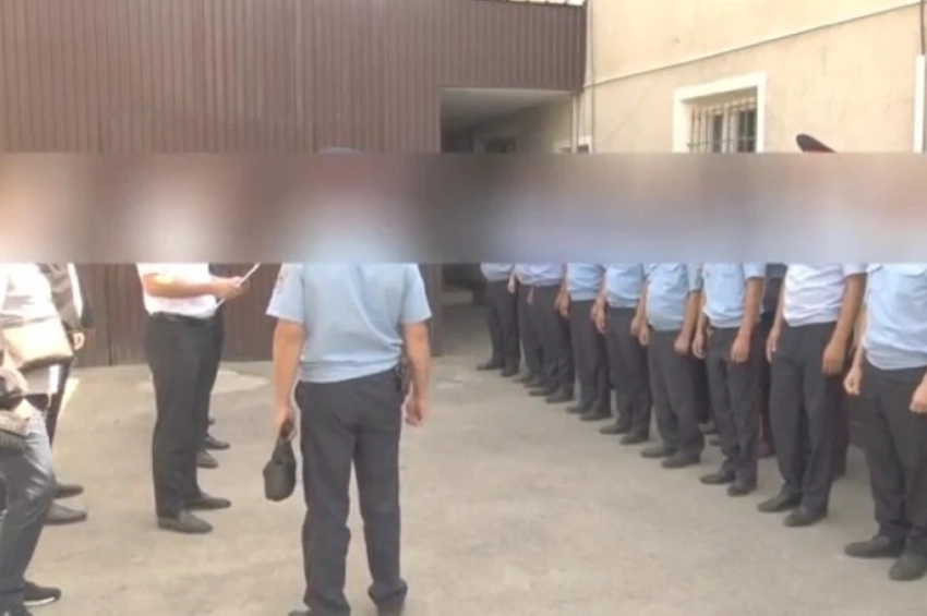 В Оше оперативника задержали прямо во время утреннего построения