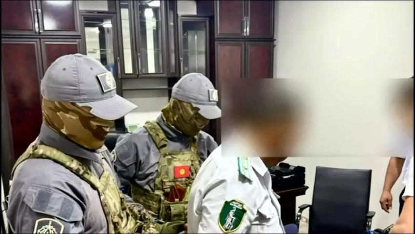 За дачу взятки задержан старший инспектор таможни «Баткен»